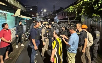 Former Boxer Fights Police, Escapes into Doctor's House, Wife Attempts Suicide