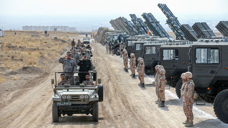 Tentara Iran menyiapkan Rudal