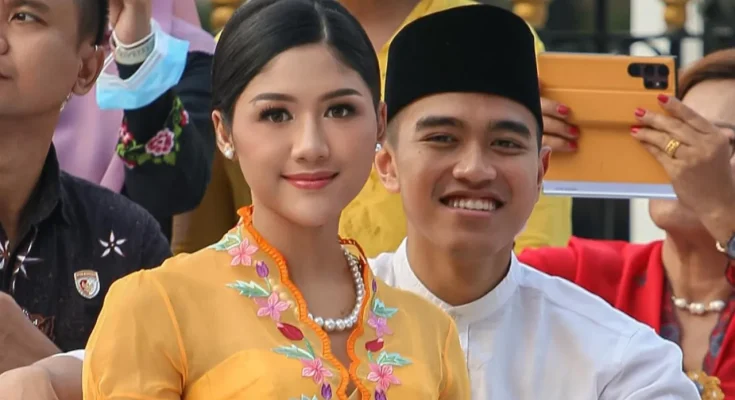 Komisi Pemberantasan Korupsi (KPK) mengumumkan bahwa penggunaan jet pribadi oleh Kaesang Pangarep, putra Presiden Joko Widodo, untuk perjalanan ke Amerika Serikat