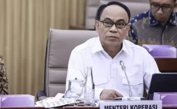 Menteri Koperasi Budi Arie Setiadi menghadiri Rapat Kerja bersama Komisi VI DPR RI