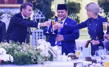 Istana Kepresidenan Indonesia merespons isu yang berkembang di media sosial terkait adanya minuman beralkohol dalam jamuan makan malam Presiden Prancis Emmanuel Macron di Istana Kepresidenan Jakarta, Rabu (28/5).