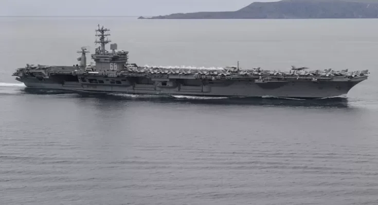 Mayjen TNI Kristomei Sianturi, menyampaikan bahwa kapal induk Amerika Serikat USS Nimitz diperbolehkan melintas di Selat Malaka